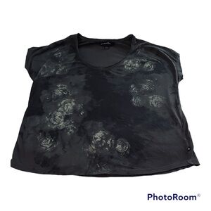 Rock & Republic cap sleeve tee shirt size medium in excellent used condition